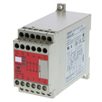 Omron Dual-Channel Emergency Stop, Light Beam/Curtain, Safety Switch/Interlock Safety Relay, 24V ac/dc, 5 Safety