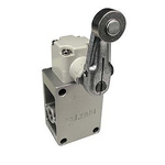 SMC Rod Lever 3/2 Pneumatic Manual Control Valve VM800 Series, Rc 1/8, 1/8in