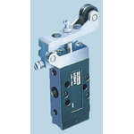 Parker Roller 3/2 Pneumatic Manual Control Valve B43 Series, G 1/8, 1/8in