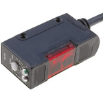Omron Diffuse Photoelectric Sensor, Block Sensor, 700 mm Detection Range