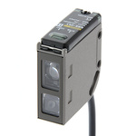 Omron Background Suppression Photoelectric Sensor, Block Sensor, 5 → 200 mm Detection Range