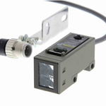 Omron Diffuse Photoelectric Sensor, Block Sensor, 700 mm Detection Range