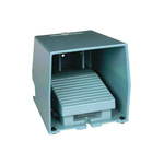 Schneider Electric Foot Switch Momentary Foot Switch - Metal Case Material, 2NC+NO, 3 A Contact Current, 240V Contact
