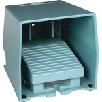 Schneider Electric Industrial Duty Momentary On-Off Foot Switch - Metal Case Material, 2NC+2NO, 3 A, 270 mA Contact