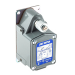 Telemecanique Sensors 9007 Series Lever Limit Switch, NO/NC, IP66, SPDT, Die Cast Zinc Housing, 600V ac Max, 150A Max