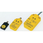 Turck Inductive Block-Style Proximity Sensor, 15 mm Detection, PNP Output, 10 → 30 V dc, IP67