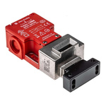 Allen Bradley Guardmaster 440K Safety Interlock Switch, 2NC/1NO, Keyed Actuator Included, Glass Filled PBT