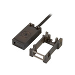 BALLUFF Capacitive Block-Style Proximity Sensor, PNP Output, 12 → 30 V dc, IP67