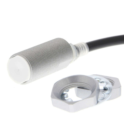Omron Inductive Barrel-Style Proximity Sensor, M18 x 1, 9 mm Detection, NPN, PNP Output
