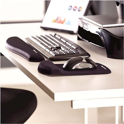 Fellowes Black Fluoropolymer Mouse Pad & Wrist Rest 238.1 x 184.2 x 25.4mm 25.4mm Height