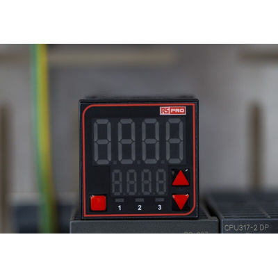 RS PRO Panel Mount PID Temperature Controller, 48 x 48mm, 3 Output Relay, SSR, 110 → 240 V ac Supply Voltage