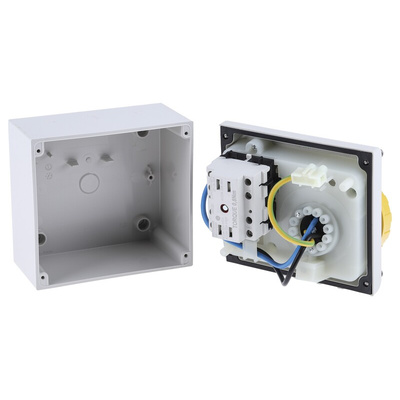 Scame Right Angle Switchable IP66, IP67 Industrial Interlock Socket 2P+E, Earthing Position 4h, 16A, 130 V