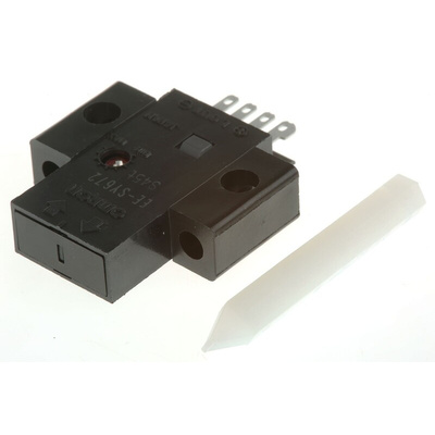 Omron Retroreflective Photoelectric Sensor, Block Sensor, 1 mm → 5 mm Detection Range