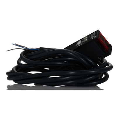 Omron Retroreflective Photoelectric Sensor, Block Sensor, 100 mm → 300 mm Detection Range