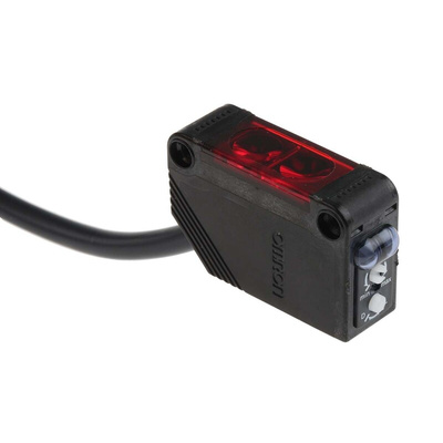 Omron Retroreflective Photoelectric Sensor, Block Sensor, 100 mm → 4 m Detection Range