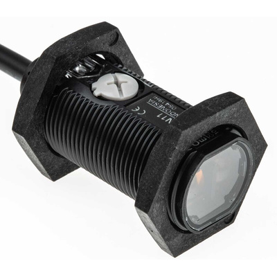 Omron Retroreflective Photoelectric Sensor, Barrel Sensor, 100 mm → 4 m Detection Range