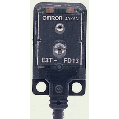 Omron Diffuse Photoelectric Sensor, Block Sensor, 5 mm → 30 mm Detection Range