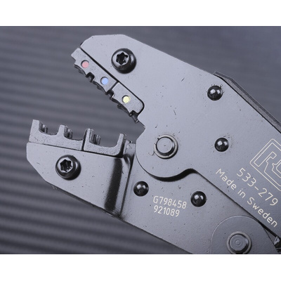 RS PRO Hand Ratcheting Crimp Tool for Insulated Spade Connectors, 0,75 → 6mm² Wire