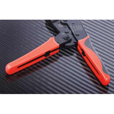 RS PRO Hand Ratcheting Crimp Tool for Insulated Spade Connectors, 0,75 → 6mm² Wire