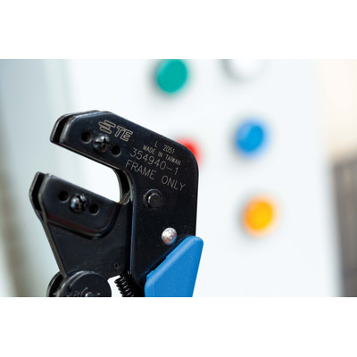 TE Connectivity PRO-CRIMPER III Hand Ratcheting Crimp Tool Frame