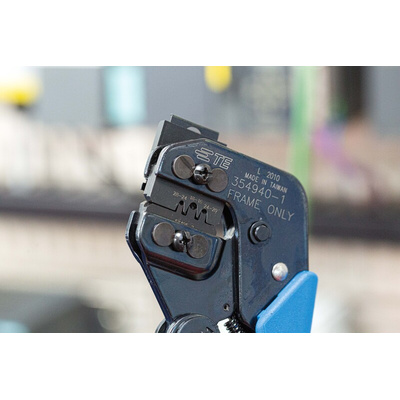 TE Connectivity PRO-CRIMPER III Hand Ratcheting Crimp Tool for Multimate Type III+ Contacts, Multimate Type VI Contacts