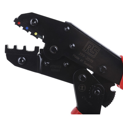RS PRO Hand Ratcheting Crimp Tool for Insulated Spade Connectors, 0,75 → 6mm² Wire