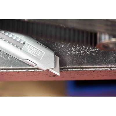 Stanley Safety Knife with Snap-off Blade, Retractable