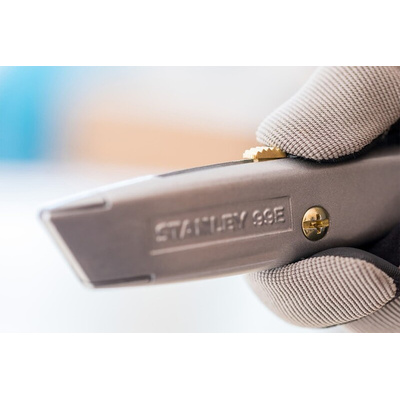 Stanley Safety Knife with Straight Blade, Retractable