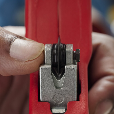 Knipex Pipe Cutter 6 → 35 mm, Cuts Plastic