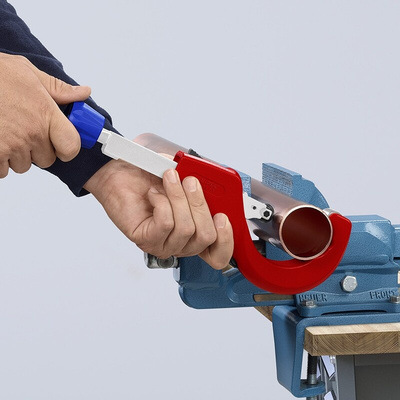Knipex Pipe Cutter 6 → 35 mm, Cuts Plastic