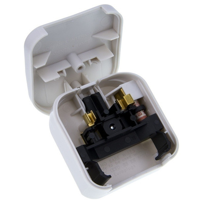 PowerConnections Europe to UK Mains Connector Converter, Rated At 3A