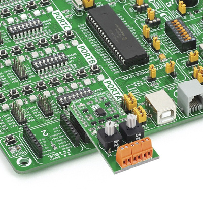 MikroElektronika MIKROE-1915, Comparator mikroBus Click Board for LM2903 IC