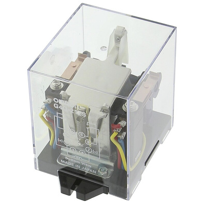 Omron Plug In Latching Power Relay, 220V ac Coil, 5A Switching Current, DPDT