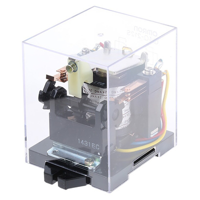 Omron Plug In Latching Power Relay, 24V ac Coil, 5A Switching Current, DPDT