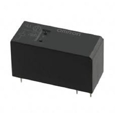 Omron PCB Mount Non-Latching Relay, 12V dc Coil, 16A Switching Current, SPST