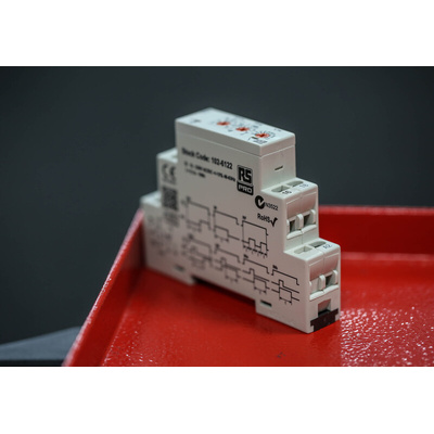 RS PRO DIN Rail Mount Timer Relay, 12 → 230V ac/dc, 0.1 s → 100h, SPDT