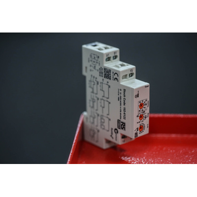RS PRO DIN Rail Mount Timer Relay, 12 → 230V ac/dc, 0.1 s → 100h, SPDT