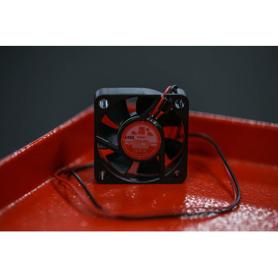 RS PRO Axial Fan, 24 V dc, DC Operation, 11.4m³/h, 1.4W, 90mA Max, 40 x 40 x 10mm