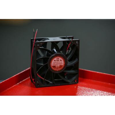 RS PRO Axial Fan, 48 V dc, DC Operation, 229.4m³/h, 17W, 400mA Max, 92 x 92 x 38mm
