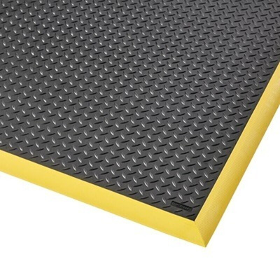 Notrax Black/Yellow Anti-Fatigue Mat Nitrile Rubber Mat, Diamond Pattern Finish 163cm x 1.02m x 184mm