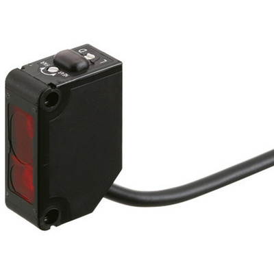 Panasonic Diffuse Photoelectric Sensor, Block Sensor, 20 mm → 300 mm Detection Range