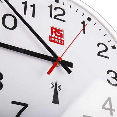 RS PRO White Radio Controlled Analog Wall Clock, 300mm Diameter