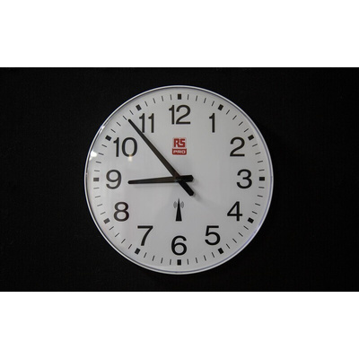 RS PRO White Radio Controlled Analog Wall Clock, 420mm Diameter
