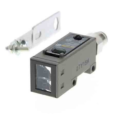 Omron Diffuse Photoelectric Sensor, Block Sensor, 700 mm Detection Range