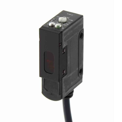 Omron Retroreflective Photoelectric Sensor, Block Sensor, 2 m Detection Range