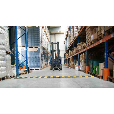 RS PRO Rubber Speed Bump End Cap, 600mm x 300 mm x 20 mm, 30km/h Speed Limit