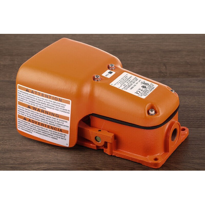 RS PRO Momentary Foot Switch - Cast Iron Case Material, SP-CO, 20 A @ 250 V ac Contact Current, 250V Contact Voltage