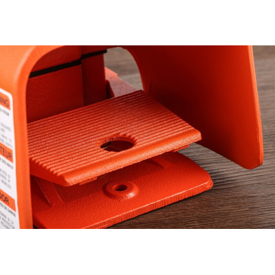 RS PRO Momentary Foot Switch - Cast Iron Case Material, SP-CO, 20 A @ 250 V ac Contact Current, 250V Contact Voltage