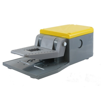 RS PRO Medium Duty Snap Action Foot Switch - Thermoplastic Case Material, NO + NC, 6 A Contact Current, 24V Contact