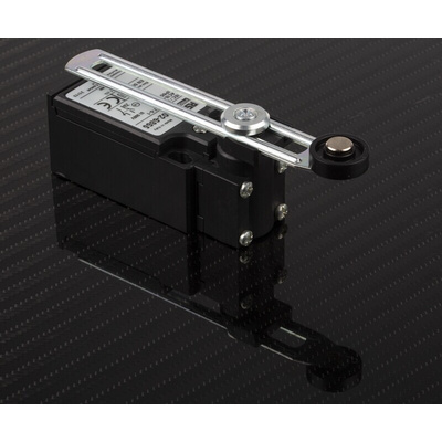 RS PRO Adjustable Roller Lever Limit Switch, NO/NC, IP65, DPST, Thermoplastic Housing, 400V ac Max, 10A Max